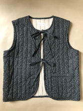 Load image into Gallery viewer, Anaïs quilted vest, black