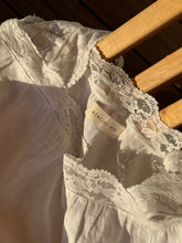 Load image into Gallery viewer, Colette Top, white