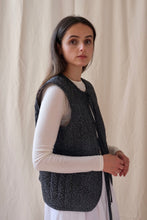 Load image into Gallery viewer, Anaïs quilted vest, black