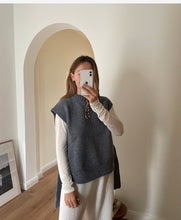 Load image into Gallery viewer, Tyra wool top, off white