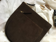 Load image into Gallery viewer, Clutch Louna - Chocolat Noir