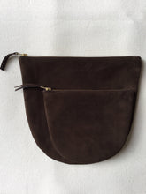 Load image into Gallery viewer, Clutch Louna - Chocolat Noir